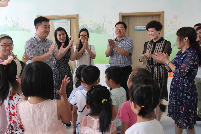 邯鄲市聾啞學校同仁到我校參觀考察