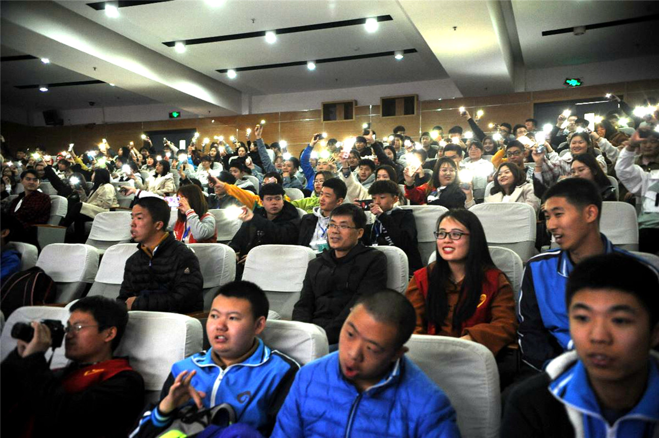 市特教中心開展“愛(ài)心之旅 愛(ài)不孤單”志愿服務(wù)暨第三黨支部主題黨日活動(dòng)