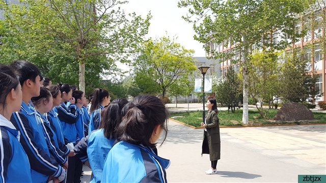 我校組織聽(tīng)障學(xué)生進(jìn)行公寓應(yīng)急疏散演練
