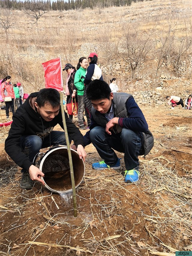 擁抱春天 播種綠色